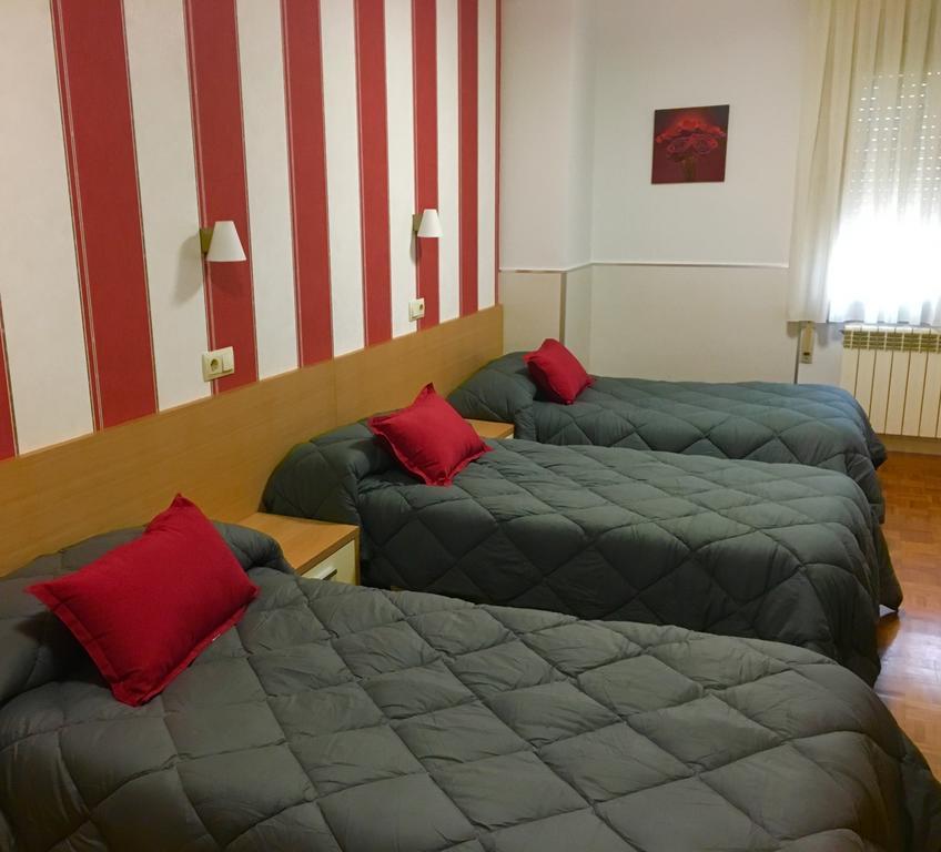 לוגרוניו Hostal La Cortijana מראה חיצוני תמונה