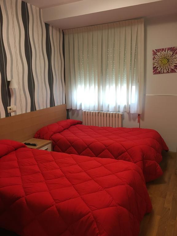 לוגרוניו Hostal La Cortijana מראה חיצוני תמונה